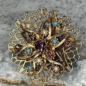 Vintage Floral Filigree Pin Brooch Round Gold Tone 70s Foliate Foliage purple